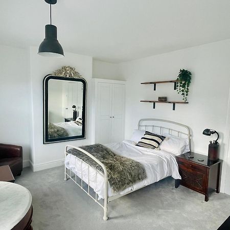 Newly Refurbished City Centre House With Parking Exeter Esterno foto