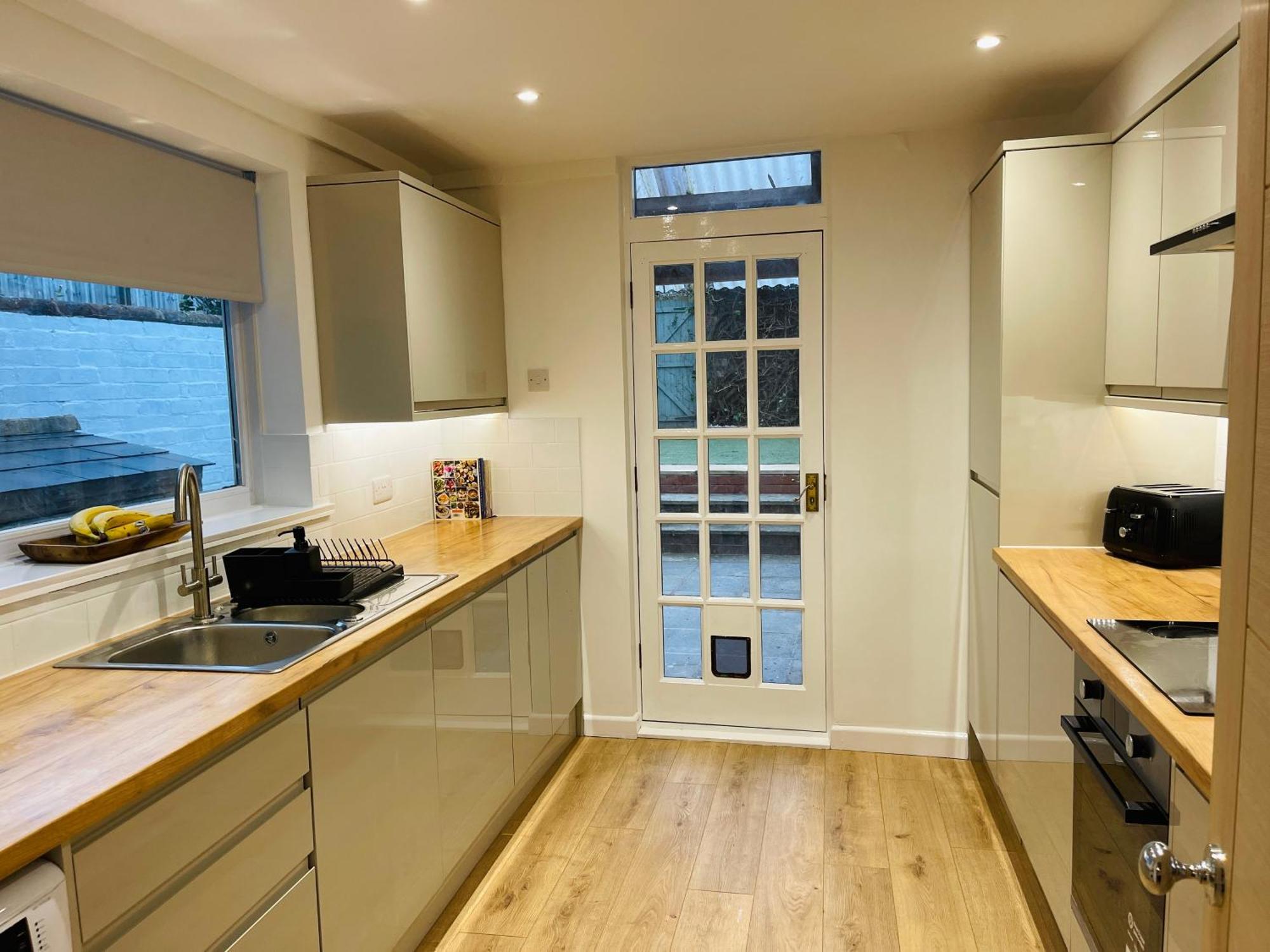 Newly Refurbished City Centre House With Parking Exeter Esterno foto