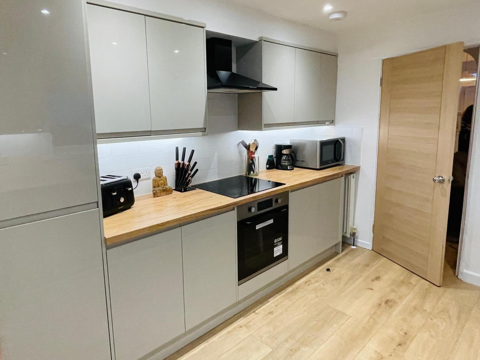 Newly Refurbished City Centre House With Parking Exeter Esterno foto