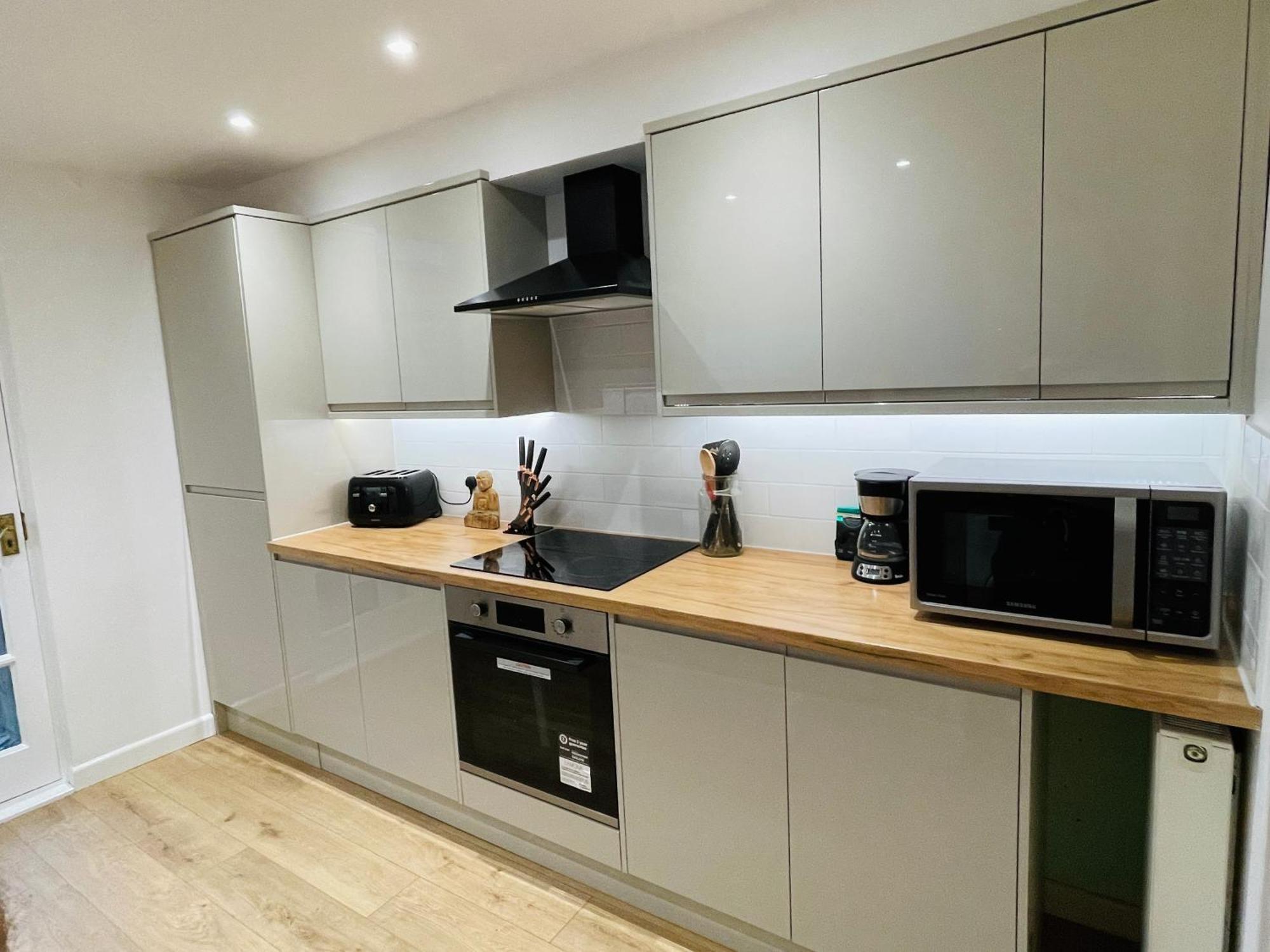 Newly Refurbished City Centre House With Parking Exeter Esterno foto