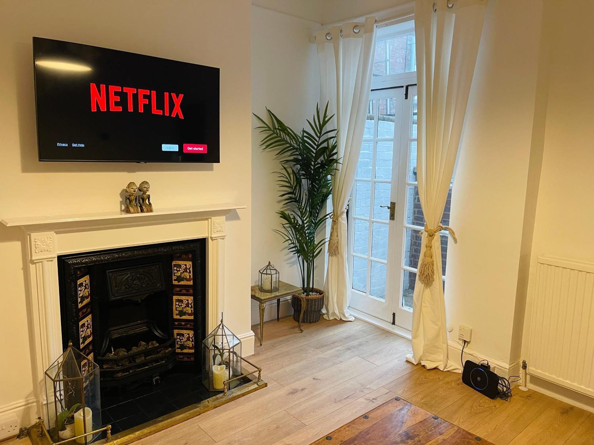 Newly Refurbished City Centre House With Parking Exeter Esterno foto